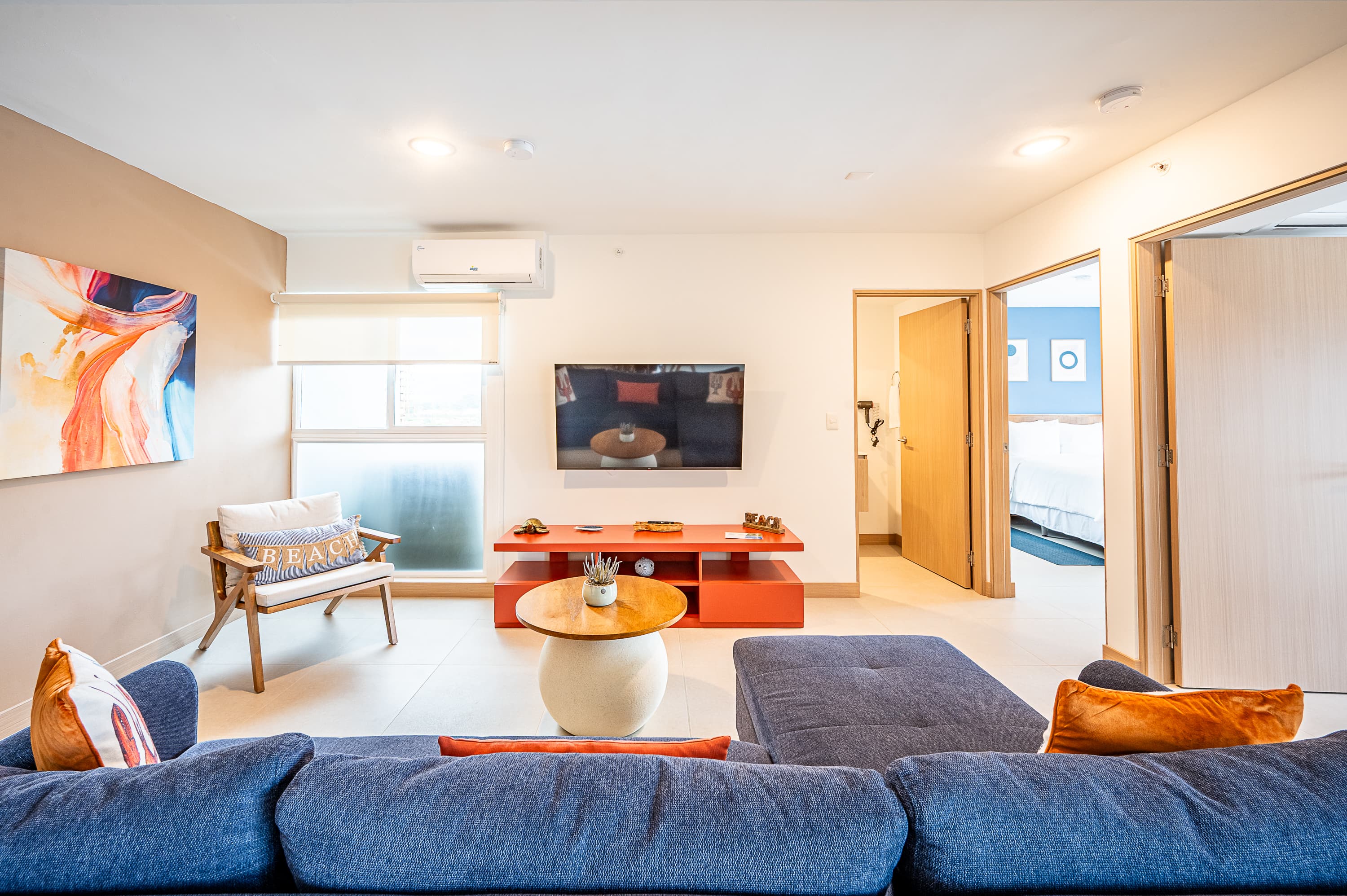 Spacious living room