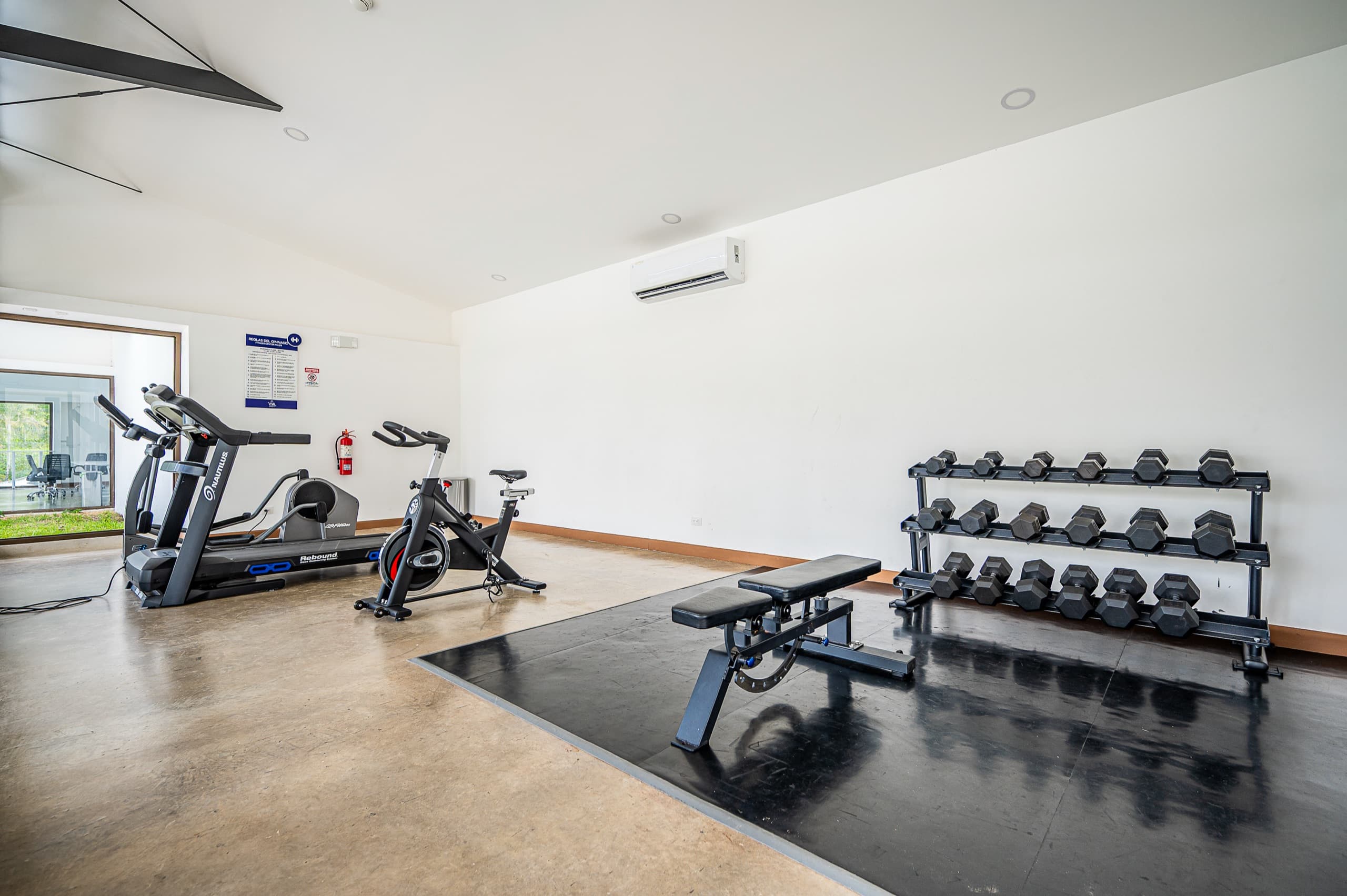 Gym inside the Viva Jaco building